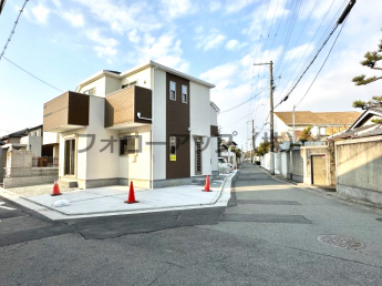 前面道路含む現地写真です