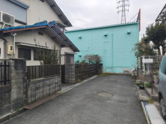 【前面道路含む現地写真】