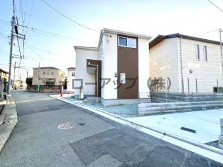 前面道路含む現地写真です