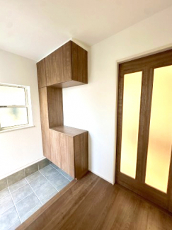 明るい玄関です