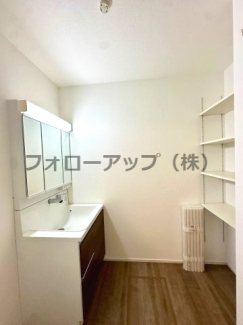 独立洗面台あり、毎朝おしゃれに忙しい女性の方におすすめです