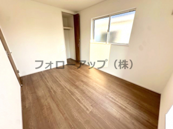 スタンダードな洋室です