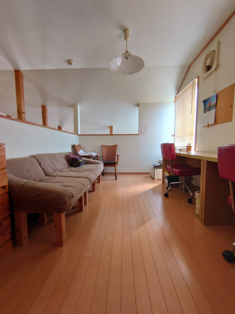 ２階は事務所になっています