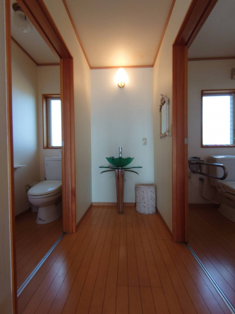 お手洗いは２か所あります