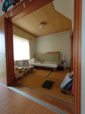 畳コーナーで寛いで頂く事も出来ます