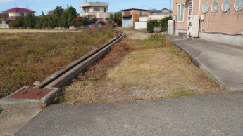 奥の土地への進入路に提供されています