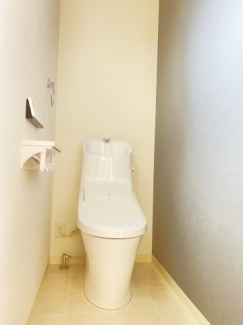 温水洗浄便座付きトイレは各階にあります♪　※弊社施工例／実際の仕様とは異なります。