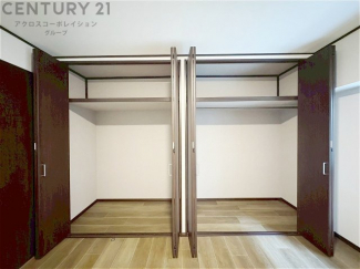 衣類やアクセサリー、小物類の収納が便利で整理整頓がしやすく、部屋の美観を保ちつつ、スペースを最大限に活用できます。衣服のしわやダメージを防ぎ、長持ちさせることができます。