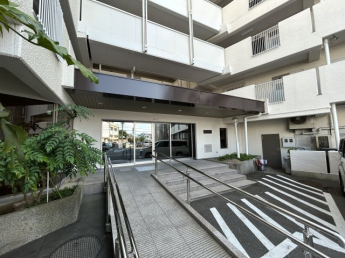 【エントランス】