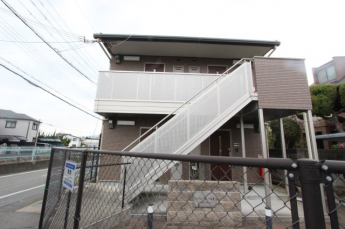 落ち着いた雰囲気の外観です