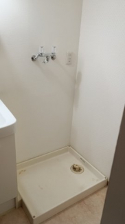 洗濯機置き場（室内物干し有）