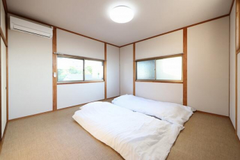 八畳の寝室ももちろんリノベーション済み♪