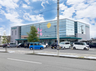 伊予銀行壬生川支店まで417m