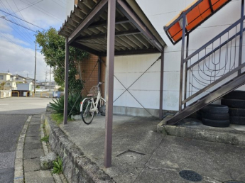 屋根付きの駐輪場です