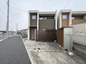 車庫２台(車種による)