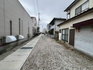 【前面道路含む現地写真】