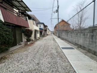 【前面道路含む現地写真】
