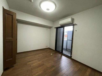 5.7帖の南東洋室です。