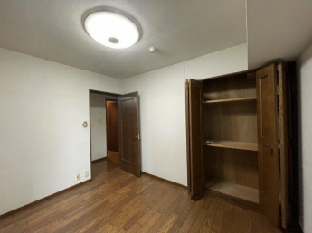 5.7帖の南東洋室です。