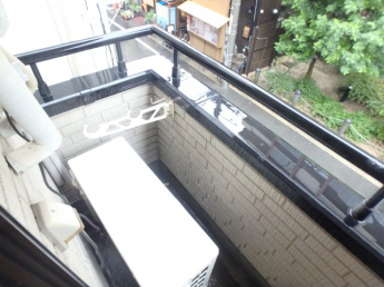 落ち着いた時間を過ごせるバルコニーです