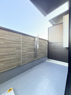 【バルコニー】