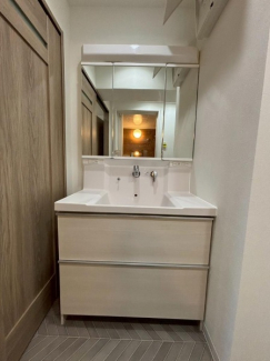 【独立洗面台】