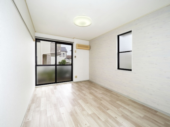 6帖洋室、エアコン付です