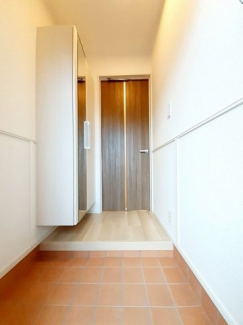 シンプルで使いやすい玄関です