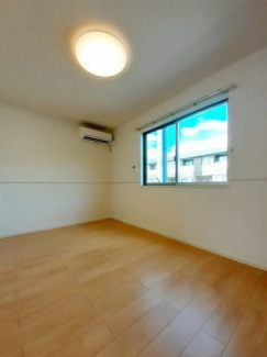 明るい色調の室内です