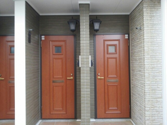 ゆとりのあるエントランスです