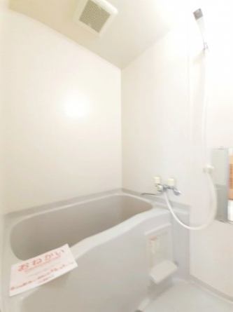 落ち着いた空間のお風呂です