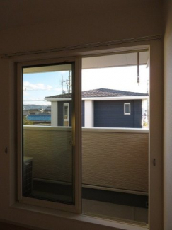 お洗濯にも便利なバルコニー付き