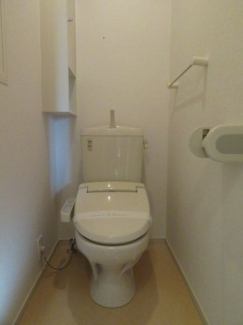 コンパクトで使いやすいトイレです