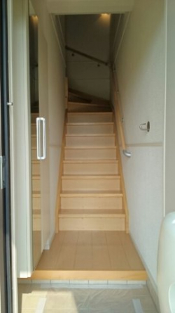 毎日通る玄関はこちらです