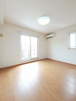 内装は落ち着いています