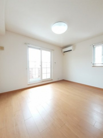 内装は落ち着いています