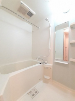 コンパクトで使いやすいお風呂です