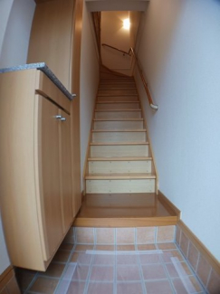 収納もある玄関です