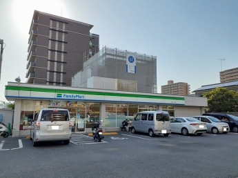 ファミリマート岩崎２丁目店様まで450m