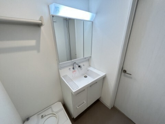 【洗面所】