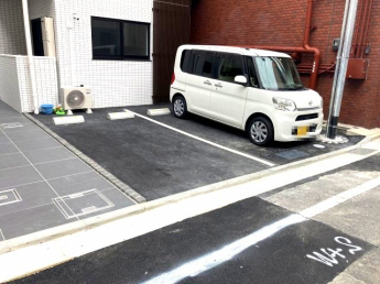 【駐車場】