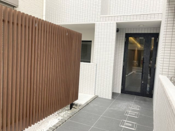 【エントランス】