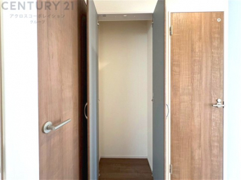 衣類やアクセサリー、小物類の収納が便利で整理整頓がしやすく、部屋の美観を保ちつつ、スペースを最大限に活用できます。衣服のしわやダメージを防ぎ、長持ちさせることができます。