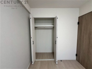 衣類やアクセサリー、小物類の収納が便利で整理整頓がしやすく、部屋の美観を保ちつつ、スペースを最大限に活用できます。衣服のしわやダメージを防ぎ、長持ちさせることができます。