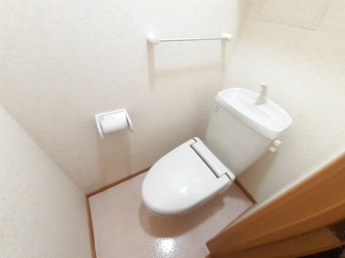 コンパクトで使いやすいトイレです