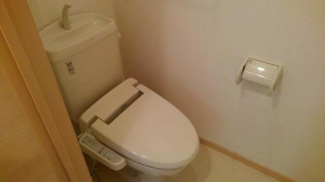 清潔感のあるトイレです