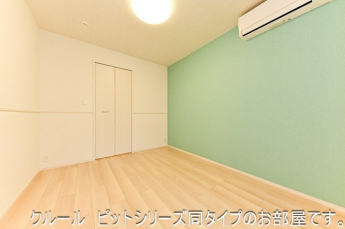 明るい色調の室内です