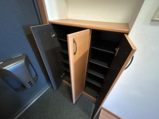 下駄箱は棚の高さ変えられます