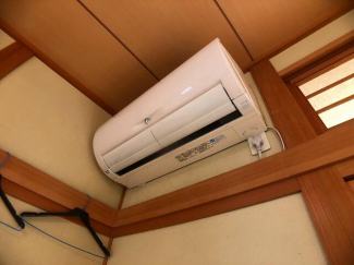 住居部分、１Ｆ和室エアコン
