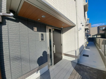 【エントランス】